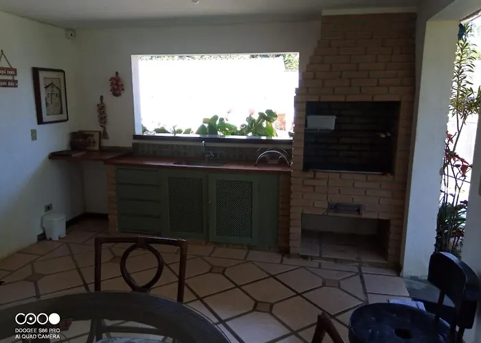 Casa Com Piscina A 150M Da Praia Do Lazaro